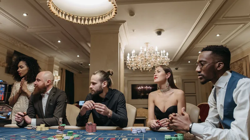 Building Community: The Social Side of Playing Casino Games Online